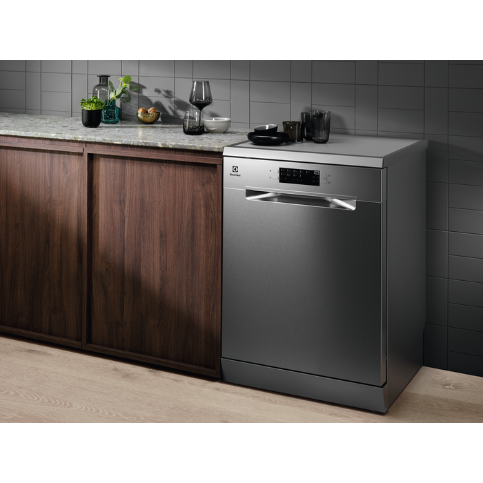 Electrolux trauku mazgājamā mašīna ESM48310SX