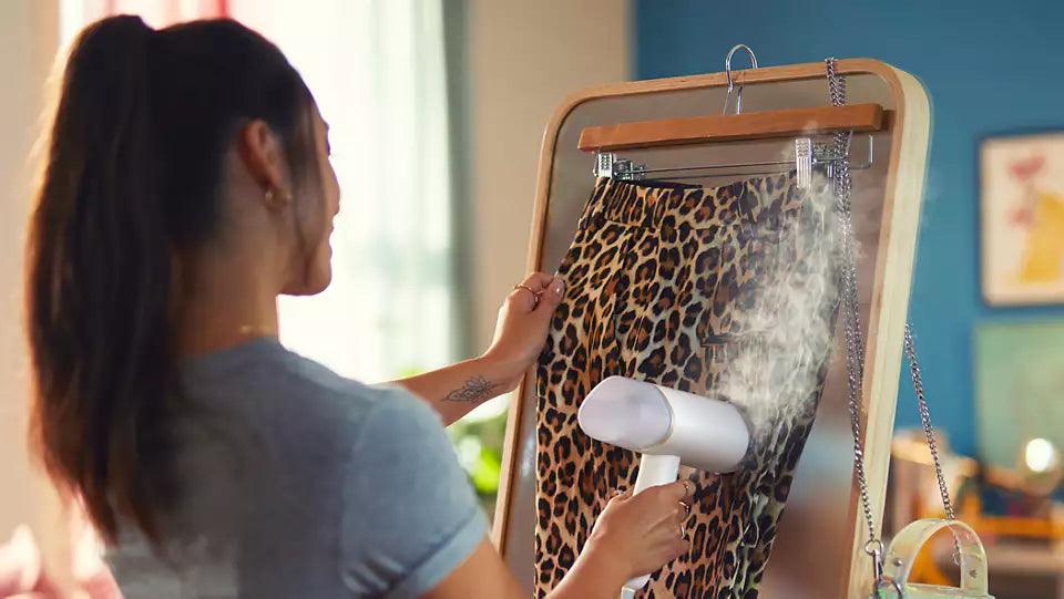 Apģērbu tvaicētājs PHILIPS STH3020/10 - DomoTehnika