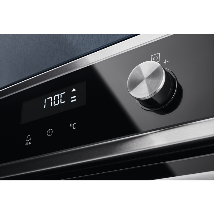 Electrolux iebūv. tvaika cepeškrāsns ar SteamCrisp EOC6P71X