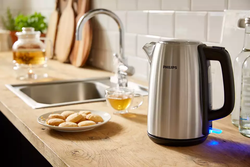 PHILIPS Viva Collection Tējkanna,1.7l (metāla) HD9351/90