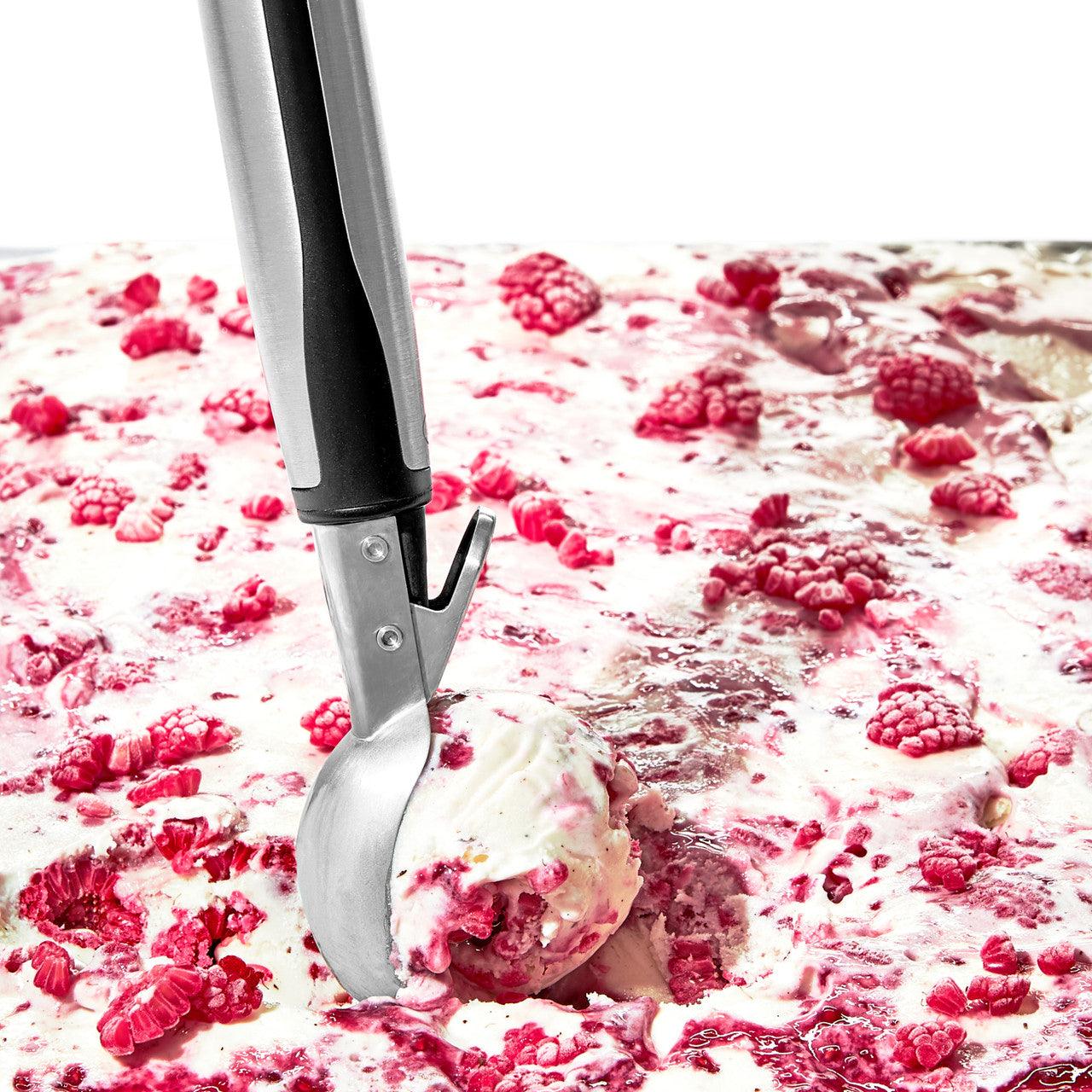 Saldējuma karote OXO Steel Lever Ice Cream Scoop 3126700 - DomoTehnika