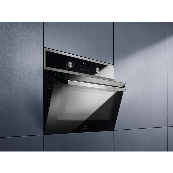Electrolux iebūvējama cepeškrāsns, melna EVL6E46X