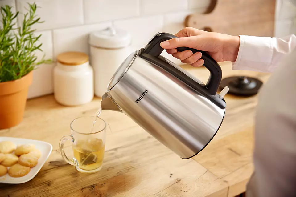 PHILIPS Viva Collection Tējkanna,1.7l (metāla) HD9351/90