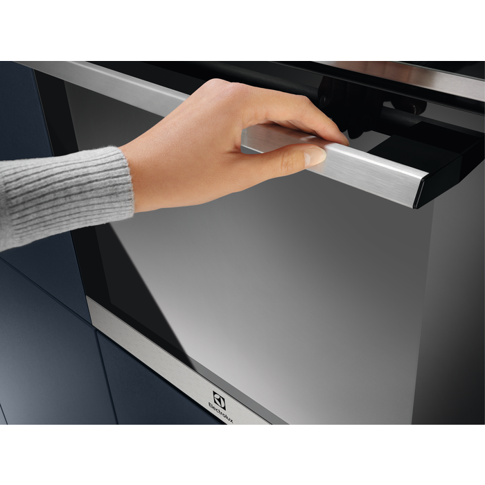 Electrolux Tvaika cepeškrāsns 600. sērija ar SteamBake, iebūv., melna EOD6P66WX