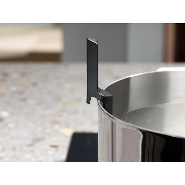 Electrolux indukcijas plīts virsma, iebūv., 60 cm ar Hob2Hood, melna EIS6648