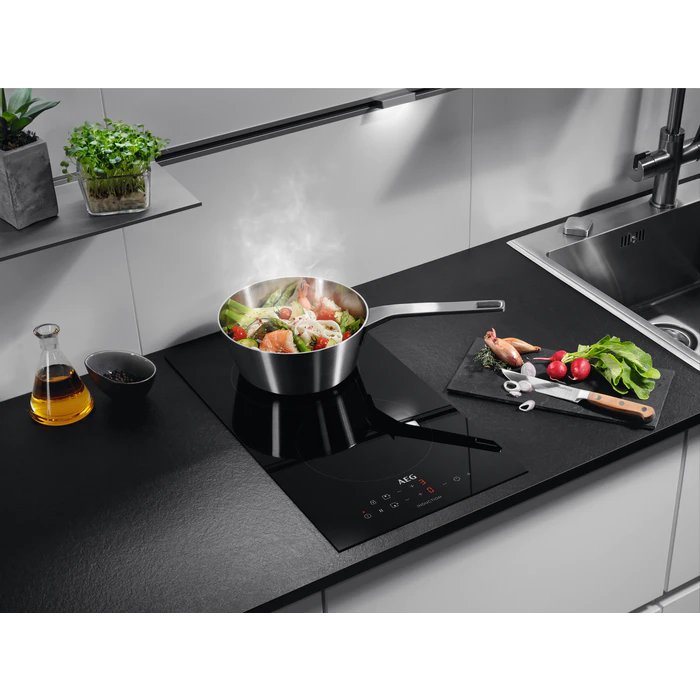 AEG iebūvējama indukcijas plīts virsma, 29 cm, melna IKB32300CB