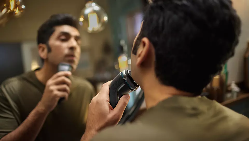 Philips Shaver Series 3000, Wet& Dry skuveklis (lādējams), melns S3343/13