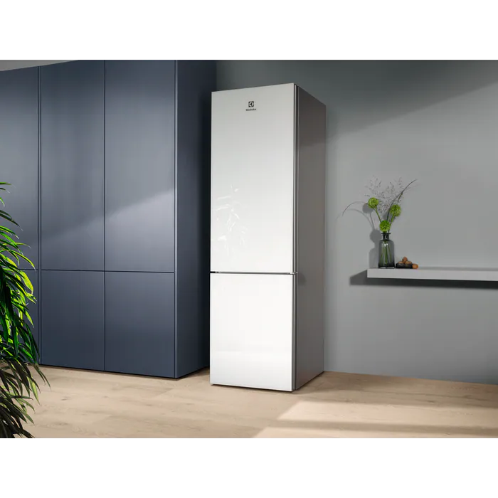 Ledusskapis ELECTROLUX LNT7ME36G2
