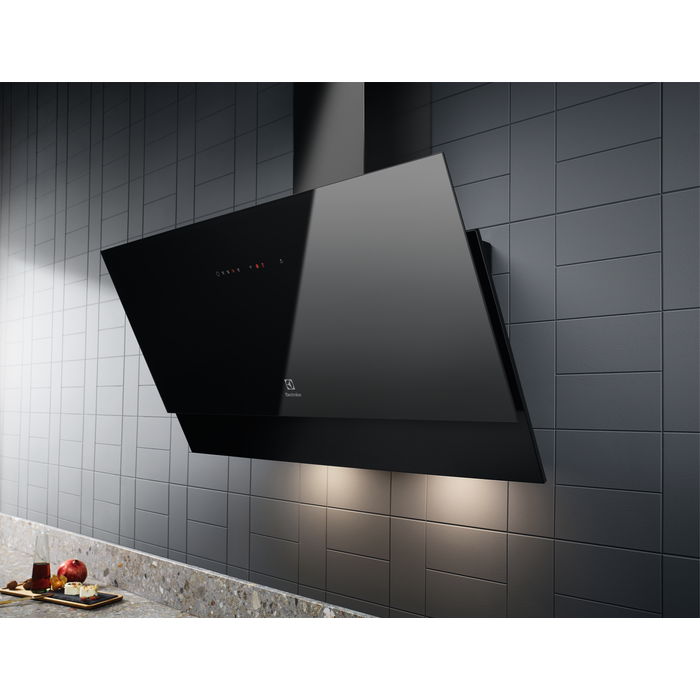 Electrolux skursteņa tipa nosūcējs, 90 cm, melns LFV419K
