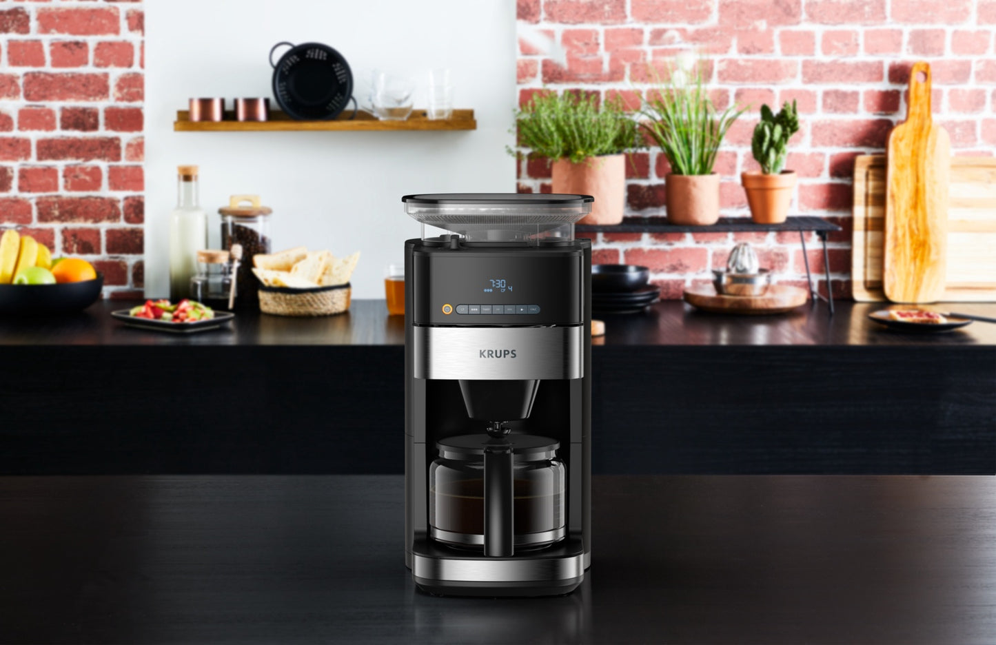 KRUPS grind & brew kafijas automāts ar filtru un dzirnaviņām, 1.25L, melns KM832810