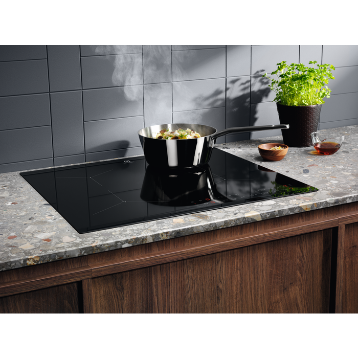 Electrolux indukcijas plīts virsma, iebūv.,60 cm ar Hob2Hood EIS6134