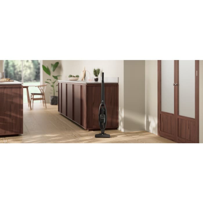 Electrolux 300.sērijas bezvadu putekļusūcējs 2 in1 bez maisiņa, melns ES31CB18GG