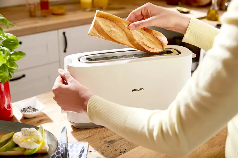 PHILIPS Daily Collection Tosteris, 830W, balts HD2590/00
