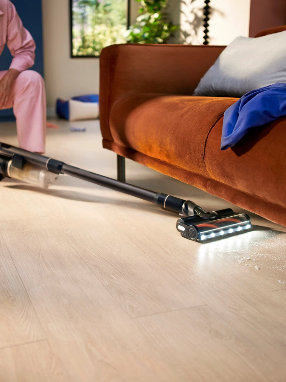PHILIPS 7000 series bezvada spieķa tipa putekļsūcējs, tumši zils XC7053/01