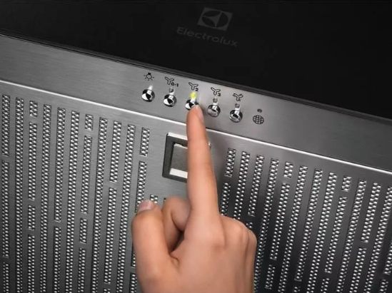 Electrolux tvaika nosūcējs (iebūv.), melns, 54 cm LFG716R