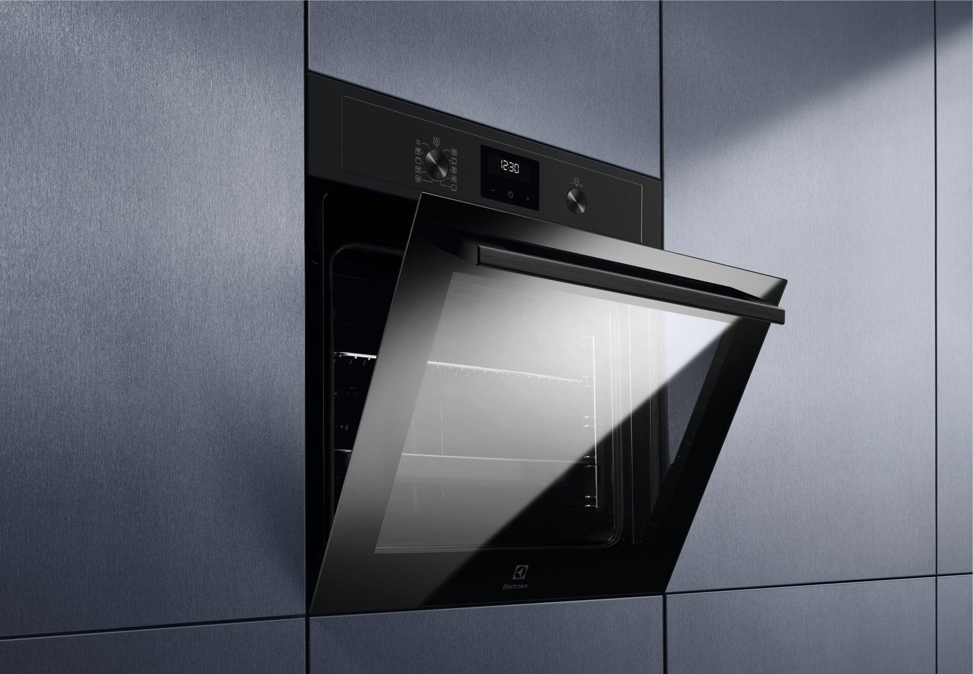 Iebūvējamā cepeškrāsns ELECTROLUX EOF3H40TH - DomoTehnika