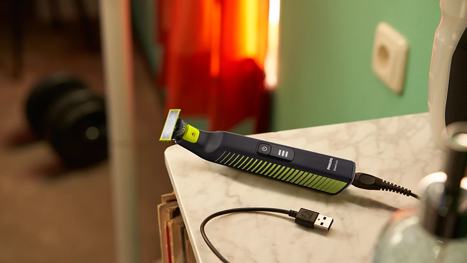PHILIPS OneBlade Pro skuveklis, melns QP6506/15