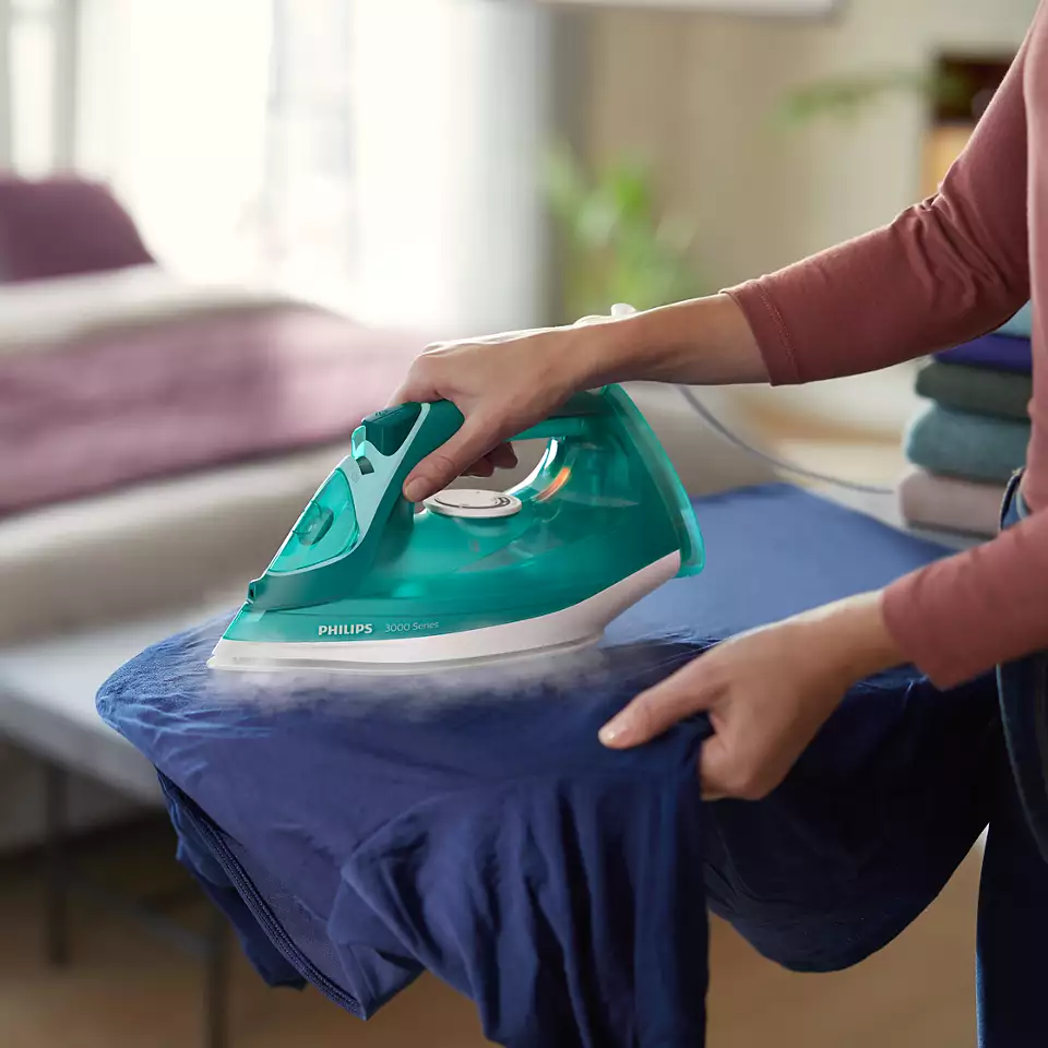 PHILIPS 3000 sērijas Tvaika gludeklis, 2400W, zaļš DST3030/70
