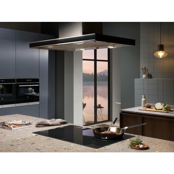Electrolux indukcijas plīts virsma, iebūv., 60 cm ar Hob2Hood, melna EIS6648