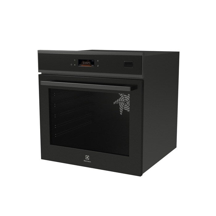Electrolux SteamBoost tvaika cepeškrāsns, 70l EOB8S39H