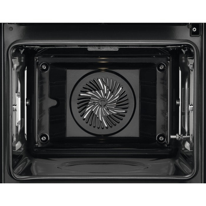 Electrolux SteamBoost tvaika cepeškrāsns, 70l EOB8S39H