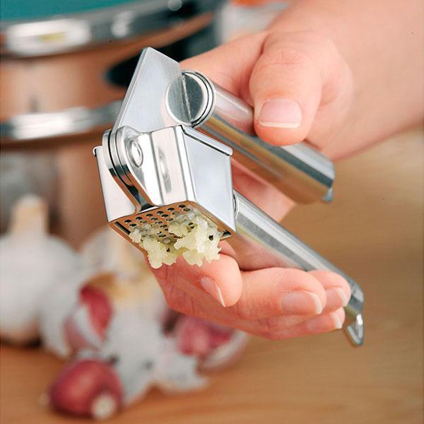 Ķiploku spiede WMF Garlic press Profi Plus - DomoTehnika