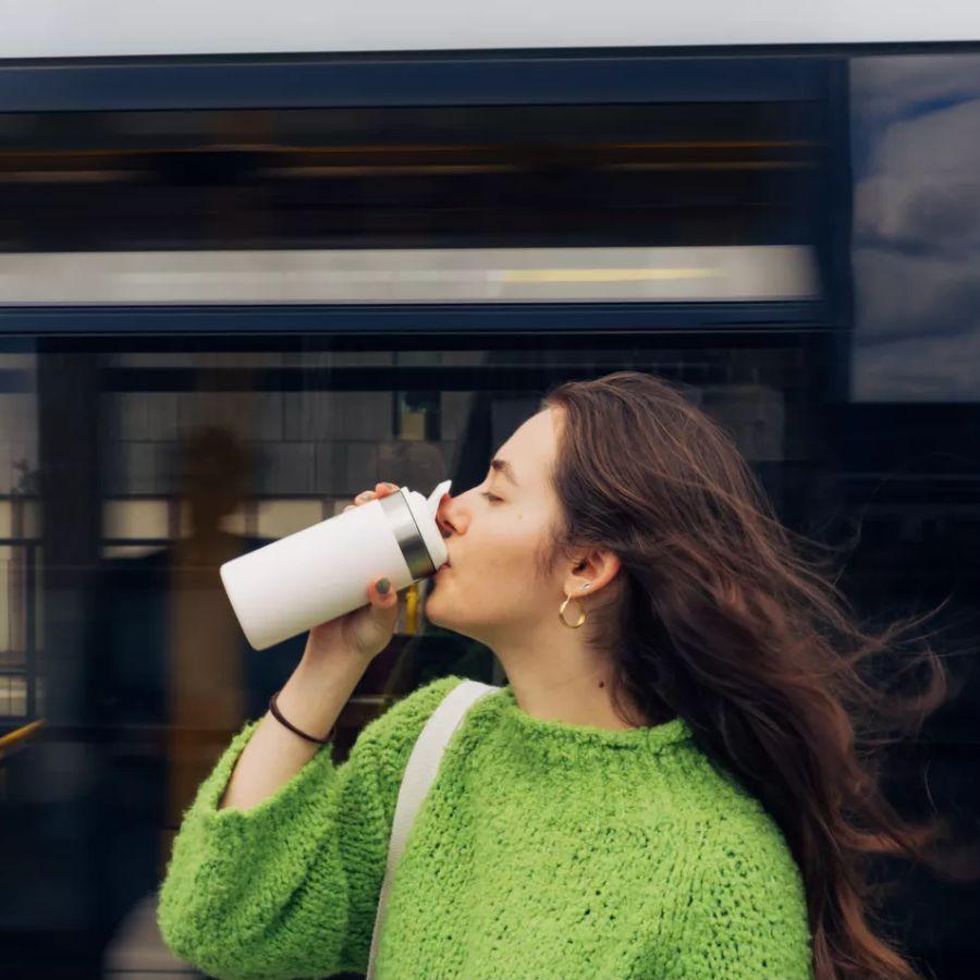 Termokrūze STANLEY The AeroLight Transit Mug 0,47L krēmkrāsā - DomoTehnika