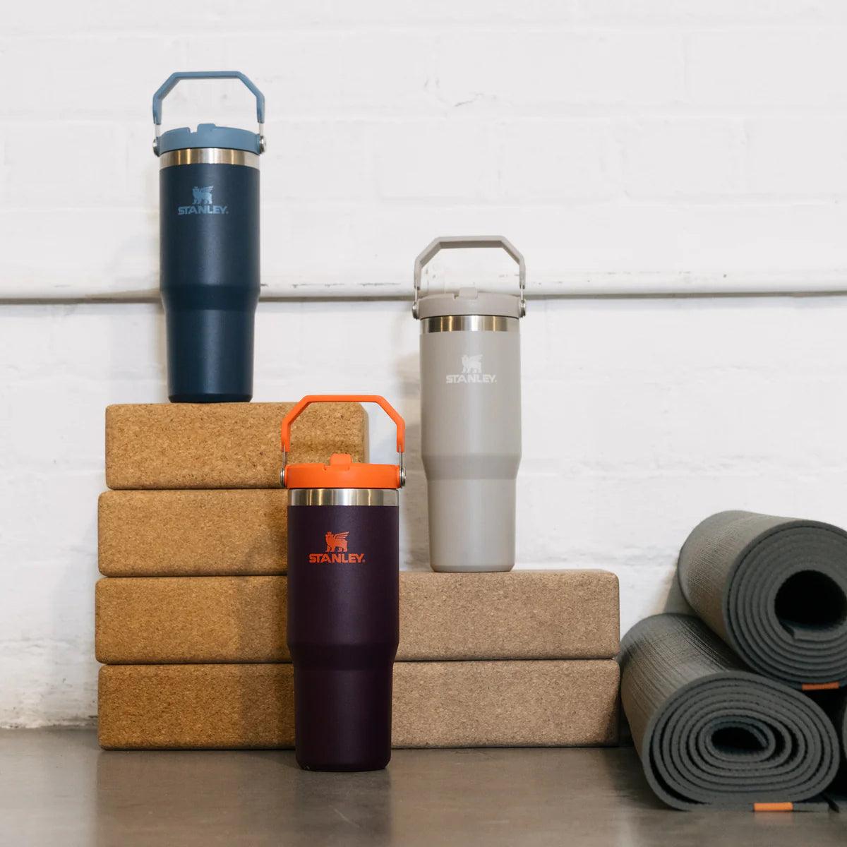 Termokrūze ar salmiņu STANLEY The IceFlow Flip Straw Tumbler 0,89L tumši zila 2809993536 - DomoTehnika
