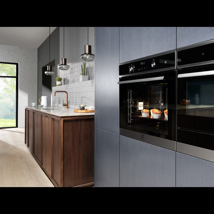 Electrolux cepeškrāsns, 65l, iebūv., melna EOD5C70BX