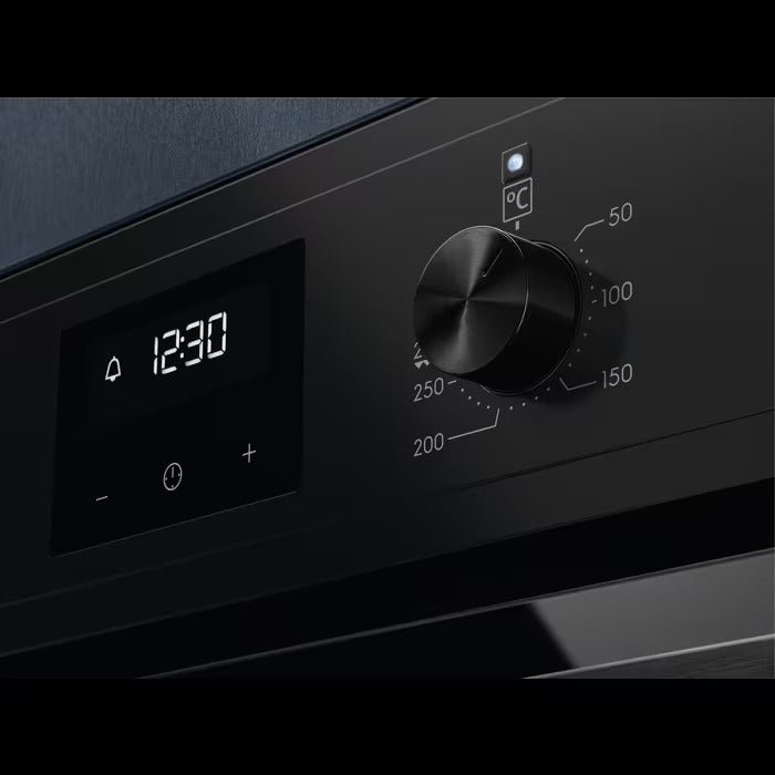 Electrolux cepeškrāsns, iebūv., 72L, melna EOF3H40TH