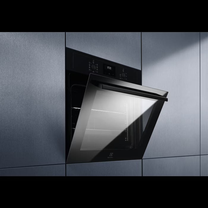 Electrolux cepeškrāsns, iebūv., 72L, melna EOF3H40TH