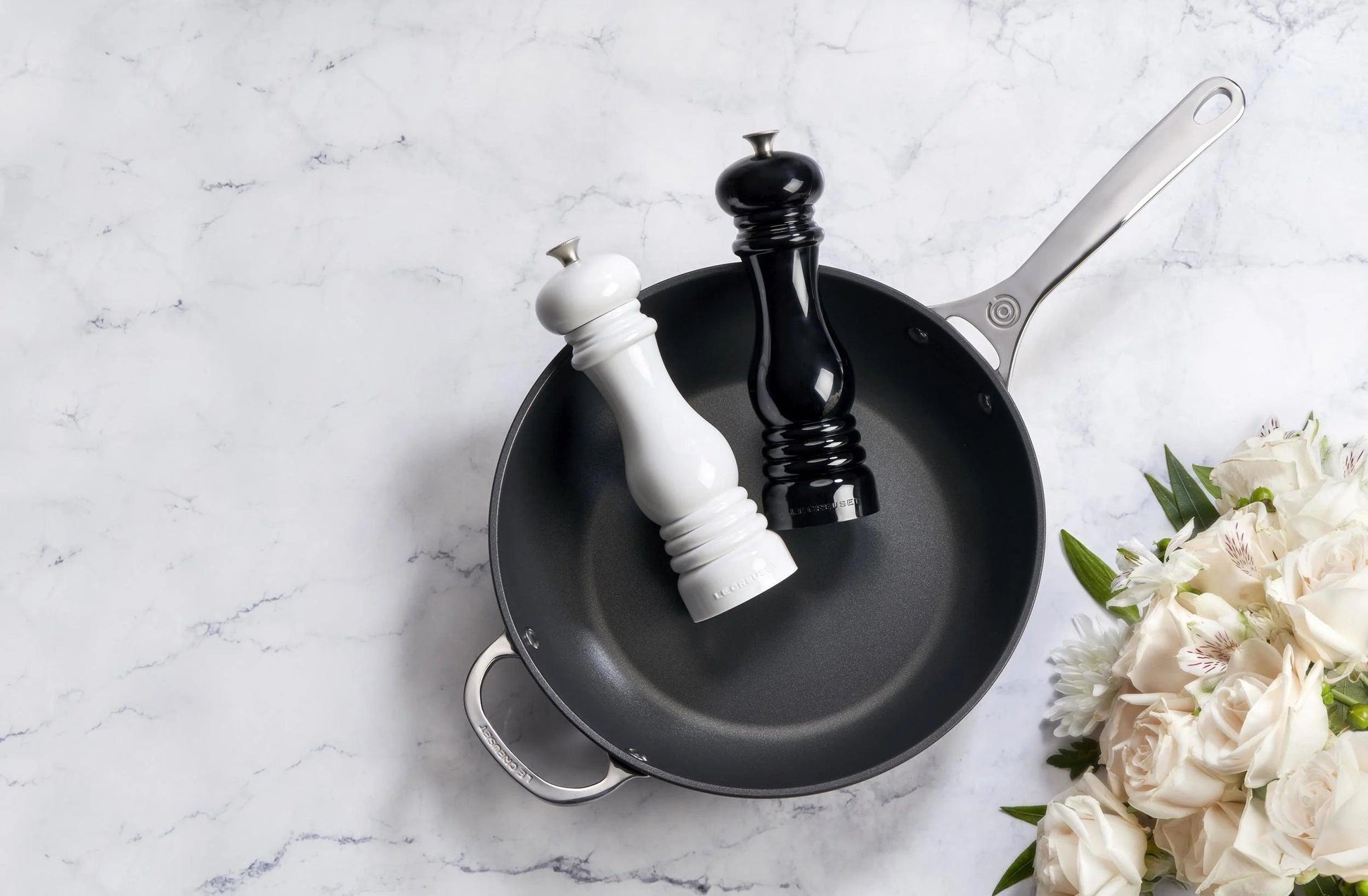 Garšvielu dzirnaviņas LE CREUSET Komplekts 21cm melns&balts 02014584 - DomoTehnika