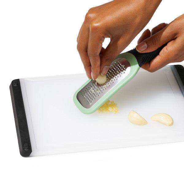 Rīve OXO Etched Ginger & Garlic Grater - DomoTehnika