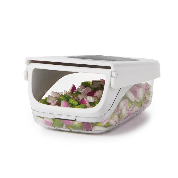 Dārzeņu smalcinātājs OXO Vegetable Chopper with Easy-Pour Opening - DomoTehnika