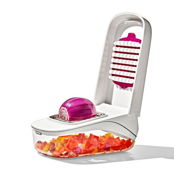 Dārzeņu smalcinātājs OXO Vegetable Chopper with Easy-Pour Opening - DomoTehnika