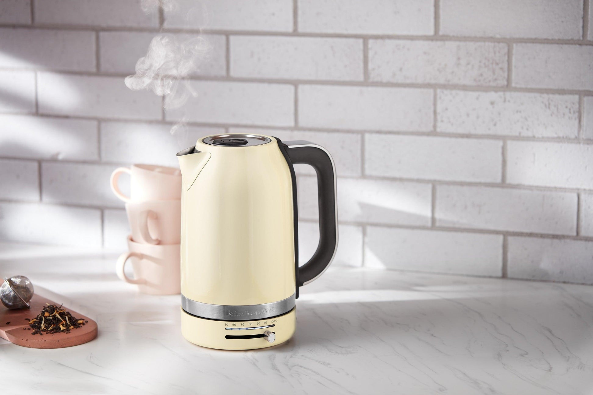 Tējkanna KITCHENAID 5KEK1701EAC ALMOND CREAM 1.7L - DomoTehnika