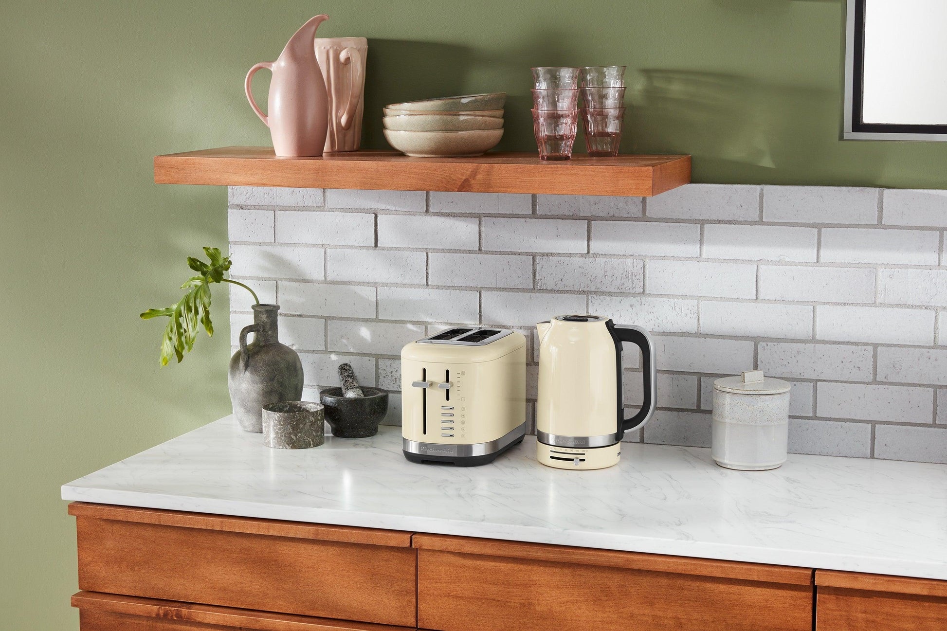 Tējkanna KITCHENAID 5KEK1701EAC ALMOND CREAM 1.7L - DomoTehnika