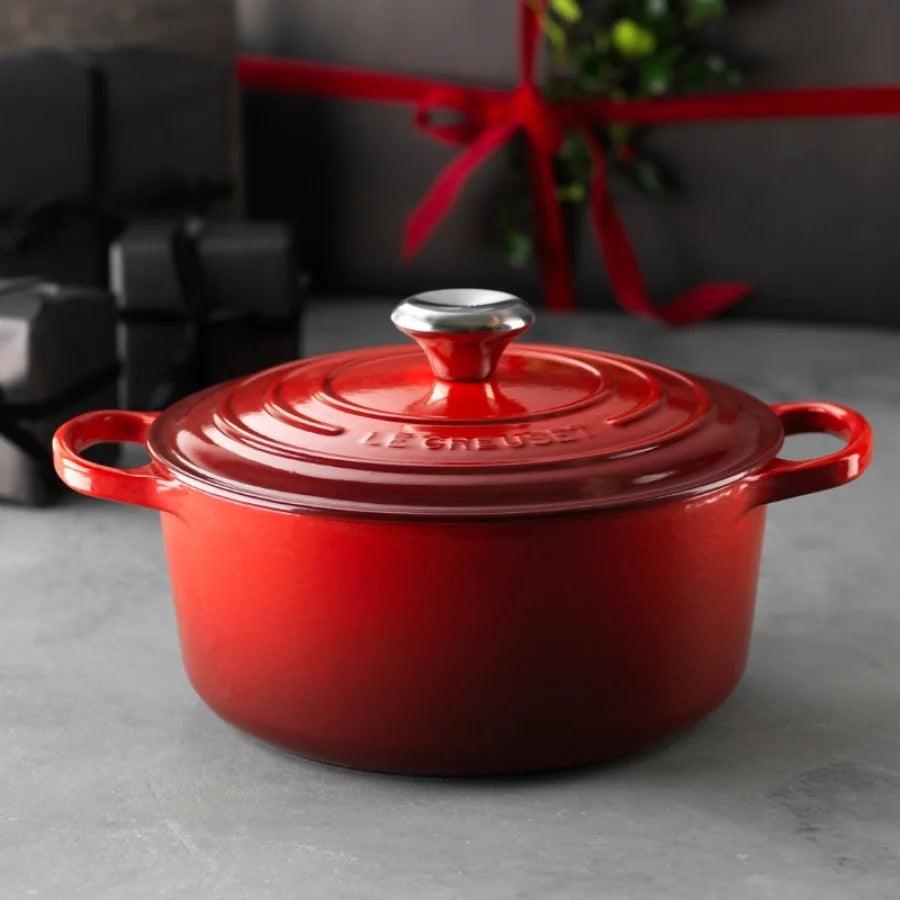 Кастрюля LE CREUSET Чугунная кастрюля круглая Ø24см / 4,2л красная