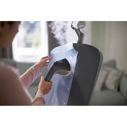 PHILIPS Tvaika gludeklis ar statīvu un iebūvētu StyleBoard, 2000W, melns STE3170/80