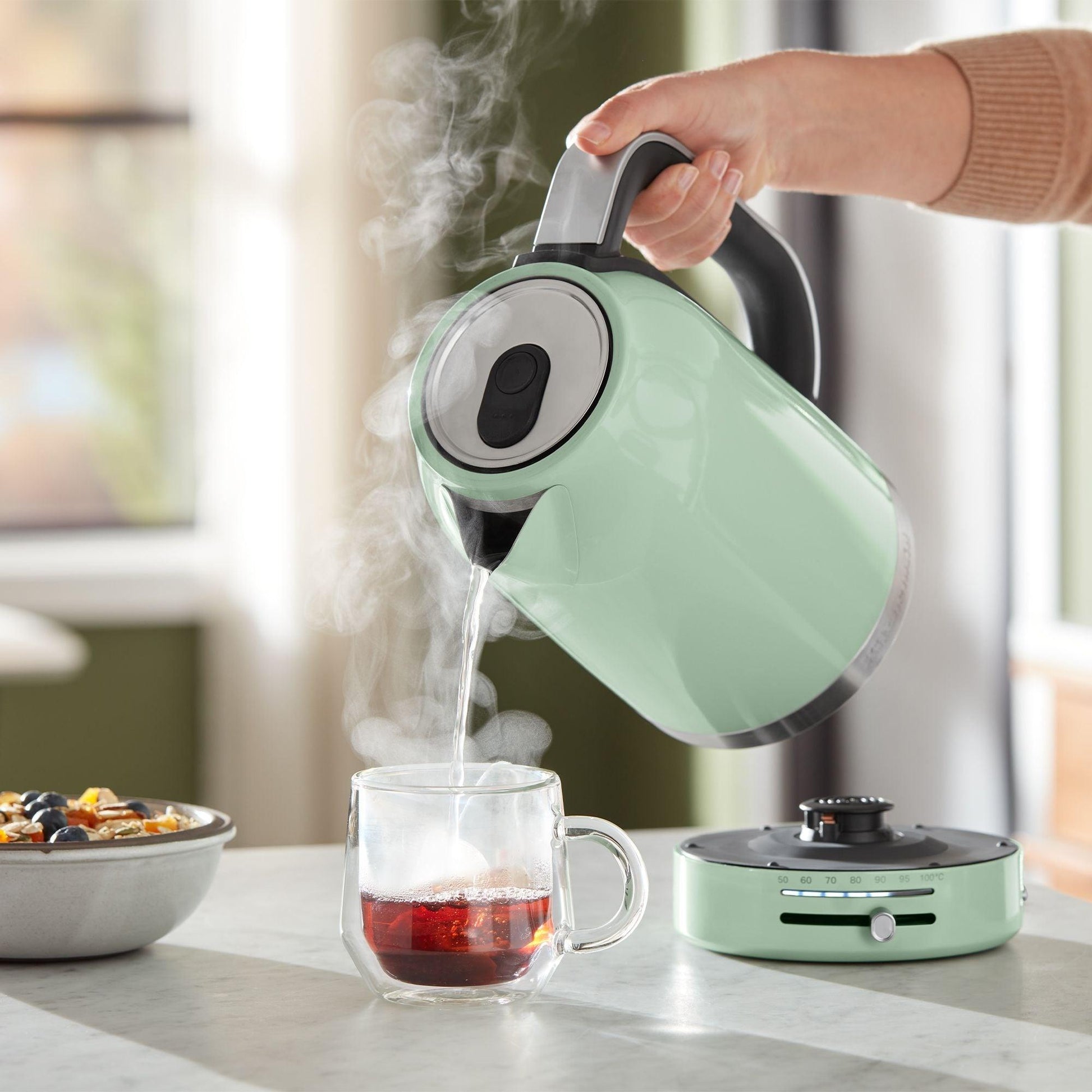 Tējkanna KITCHENAID 5KEK1701EPT PISTACCIO 1.7L - DomoTehnika