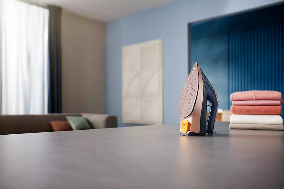 PHILIPS 8000 sērijas Tvaika gludeklis,3000W, tumši zils DST8050/20