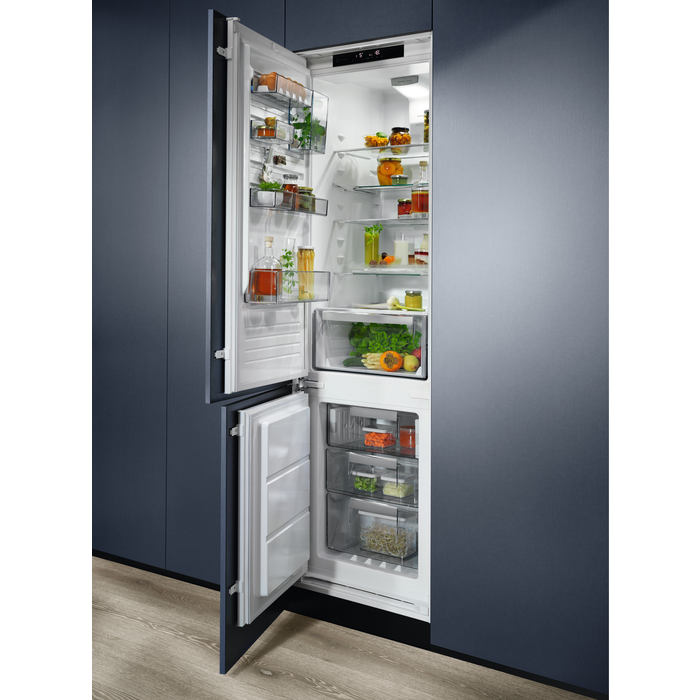 Electrolux ledusskapis ar saldētavu apakšā (iebūv.), 188.4 cm ENS8TE19S