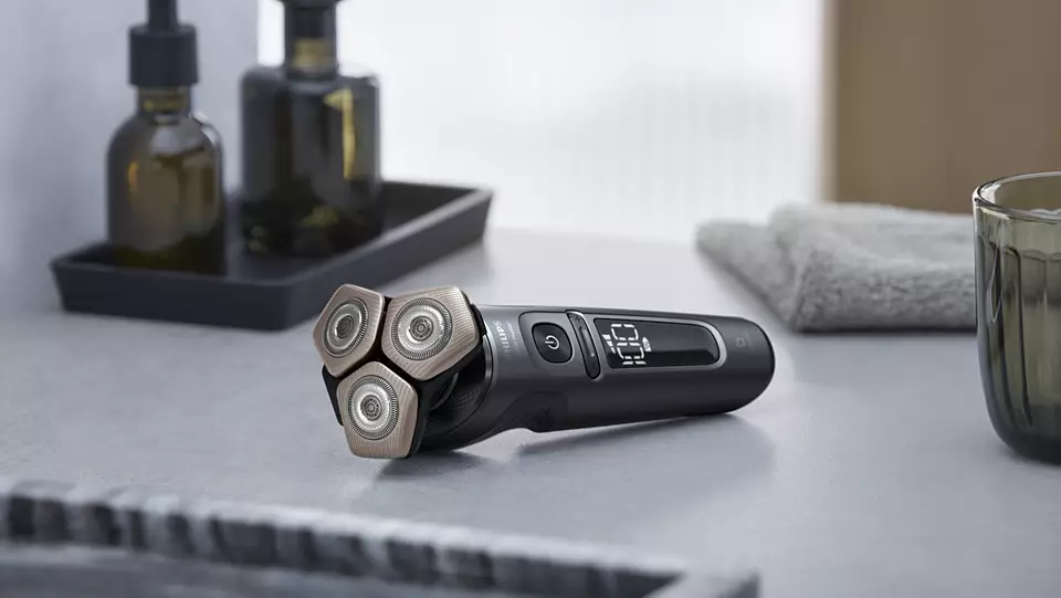 PHILIPS Shaver Prestige series 9000 Elektriskais skuveklis mitrai un sausai skūšanai, melns SP9872/15
