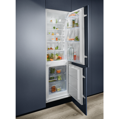 Electrolux iebūvējams ledusskapis ar saldētavu apakšā,177.2cm LNS5LE18S