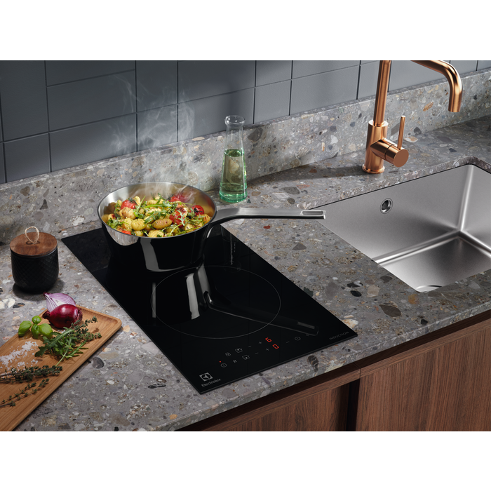 Electrolux indukcijas plīts virsma LIT30231C