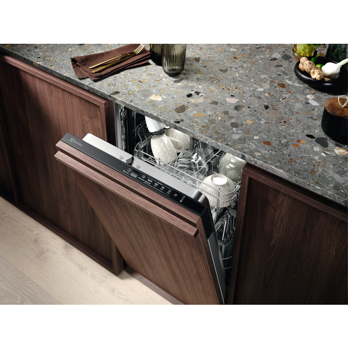 Electrolux trauku mazgājamā mašīna (iebūv.), balta, 45 cm EEA12100L
