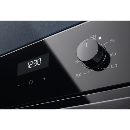 Electrolux cepeškrāsns (iebūvējama) 65l, katalītisks pārklājums EOF5C50BZ