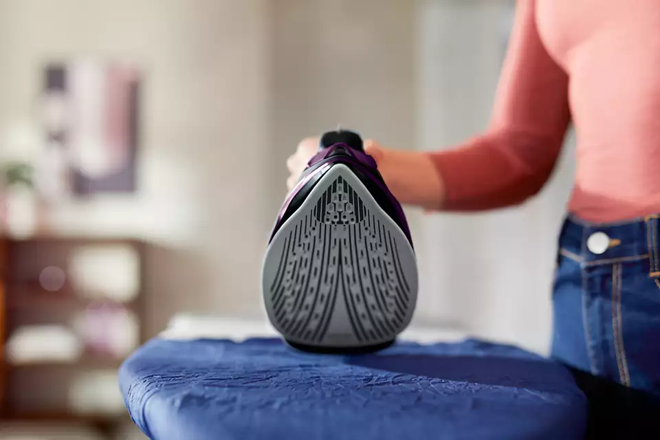 PHILIPS 5000 sērijas Tvaika gludeklis, 2400W (violets) DST5030/80