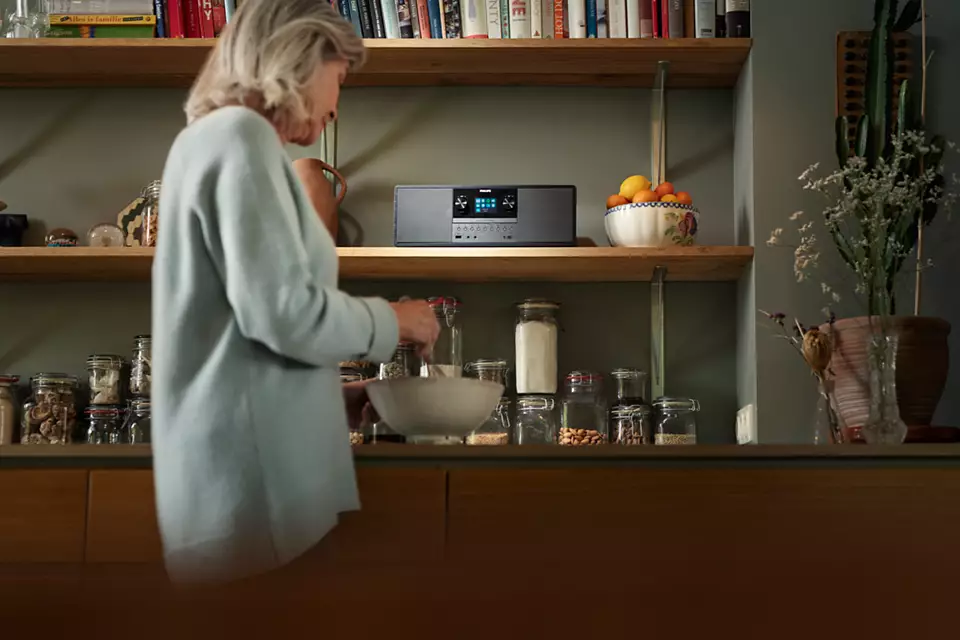 PHILIPS Mikro mūzikas sistēma ar Bluetooth, Interneta radio, DAB+, melna TAM6805/10