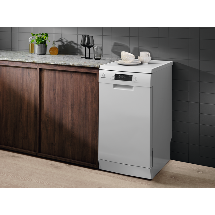 Electrolux šaura trauku mazgājamā mašīna, balta ESS42220SW